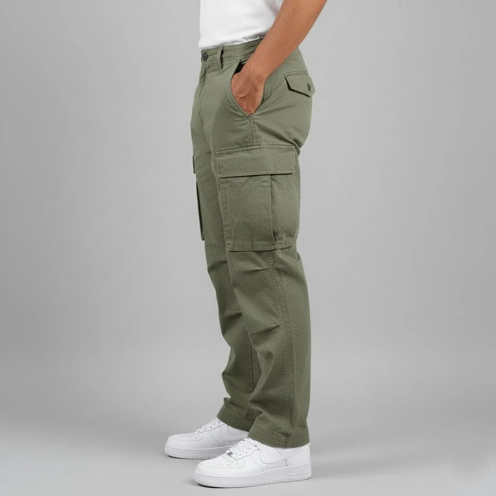 Pantalones cargo de estilo casual con ajuste relajado y bolsillos laterales