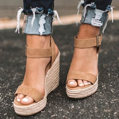 Sephelia I Sandalias de cuña para mujer con diseño veraniego y puntera abierta.